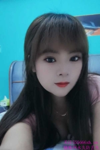 性感丰满美女依依(有快餐）