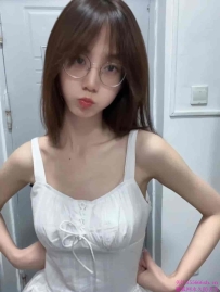 岗顶新人嫩妹学生兼职-雯雯