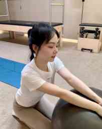 新人瑜伽教练兼直