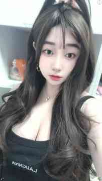 性感白皙嫩妹vivi