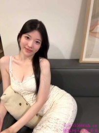 新人下海兼直性感迷人的悦悦