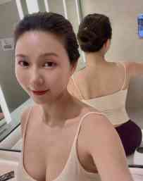 禅城性感丰满大胸美女子莹