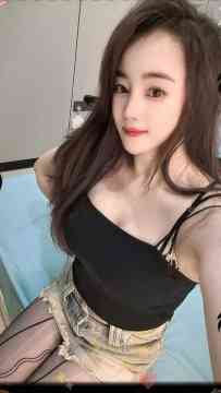 西乡F奶风骚少妇亦菲